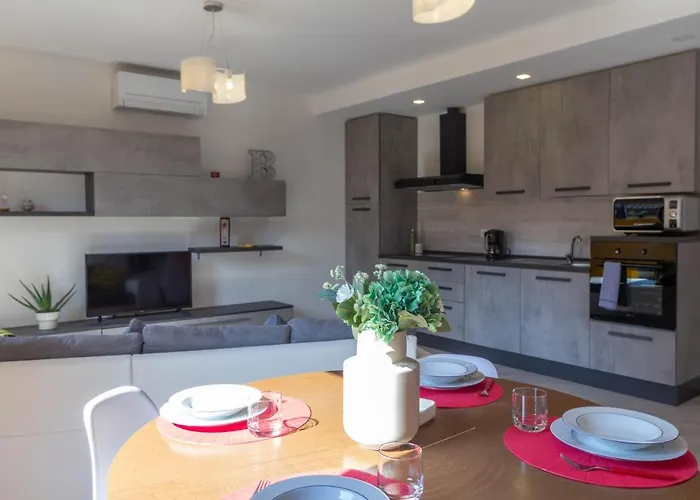 Mamma Ciccia - Root 11 Lierna